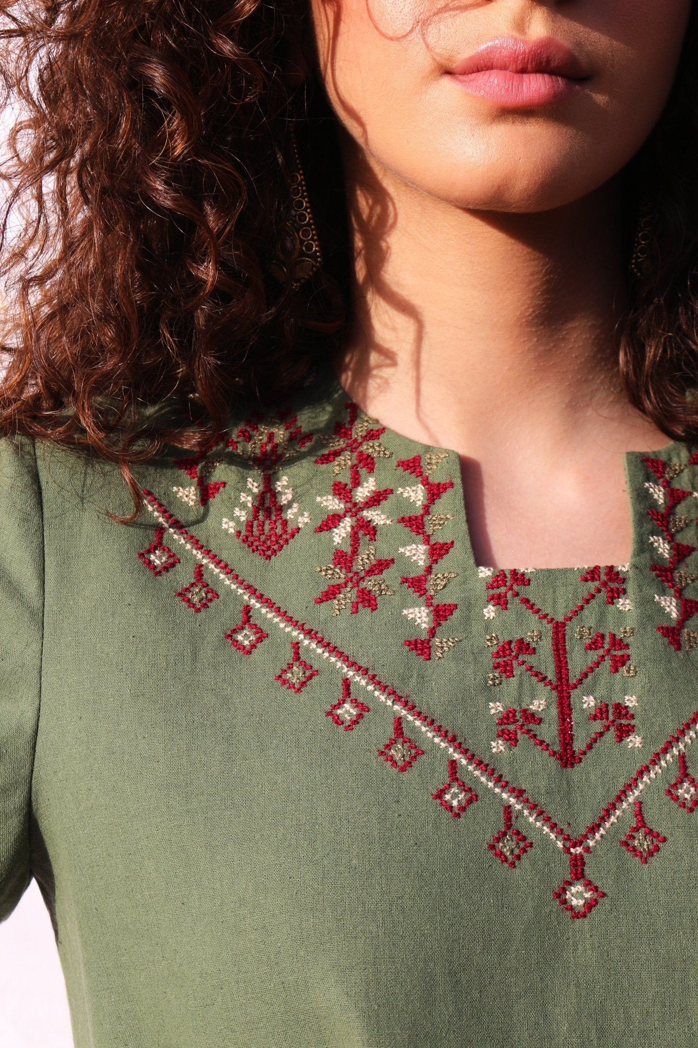 Fallahi Hand-Embroidered Linen Shirt - Image 4