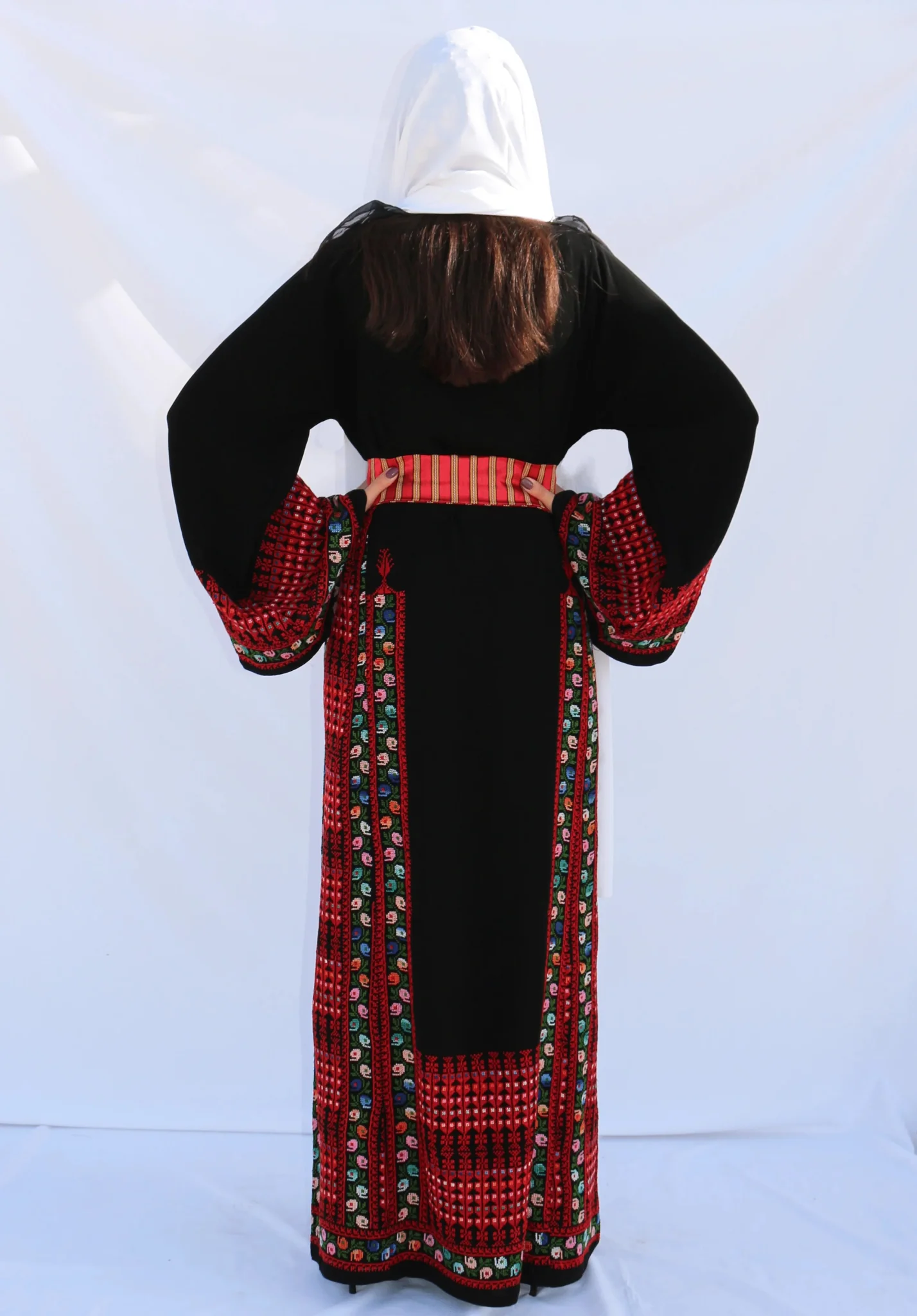 Laila - Hand Embroidered Traditional Palestinian Dress Thobe - Image 3