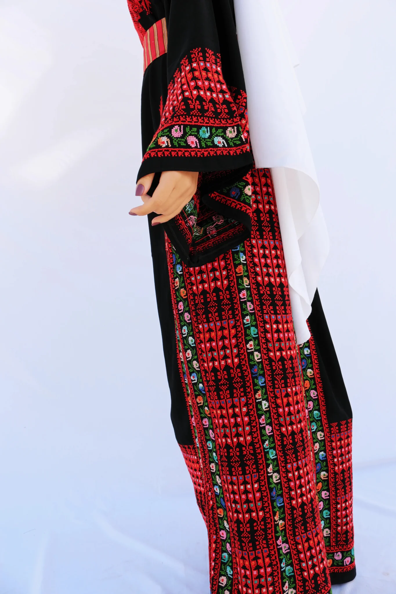 Laila - Hand Embroidered Traditional Palestinian Dress Thobe - Image 4